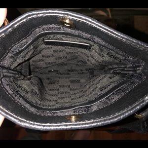 Michael Kors Bags - Michael Kors black leather Crossbody purse Michael Kors Bags - Michael Kors black leather Crossbody purse